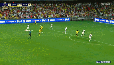 沙超杯战报：C罗助攻菲利克斯破门，十人利雅得2-1吉达联合