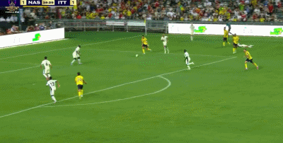 沙超杯战报：C罗助攻菲利克斯破门，十人利雅得2-1吉达联合