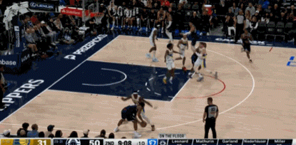 Kaiyun Sports-开云体育-疼到锤地！小卡新大腿伤了！3节29+8，快船直冲第8！