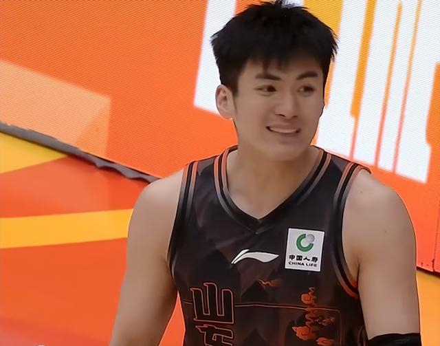 Kaiyun Sports-开云体育-CBA山东男篮逆转江苏，新外援首秀8分，珀赛尔37分陈林坚立功|克里斯|亨特|约翰逊|庞峥麟|高诗岩_新浪体育_新浪新闻