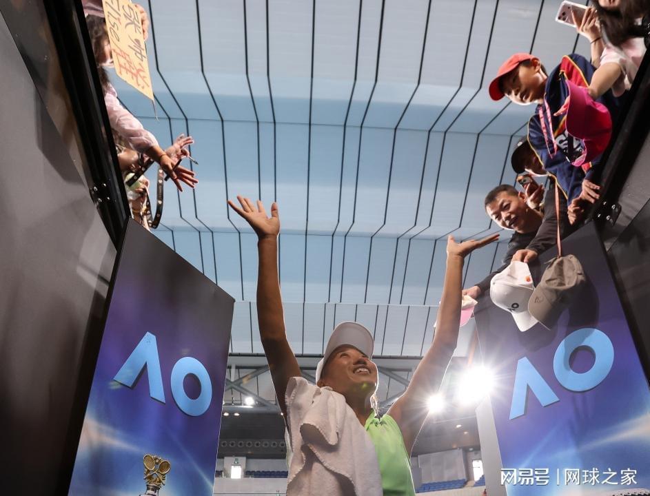 开云体育平台-三金花出战迈阿密郑钦文压力最大，迪拜退赛潮波及梅里达多人退赛