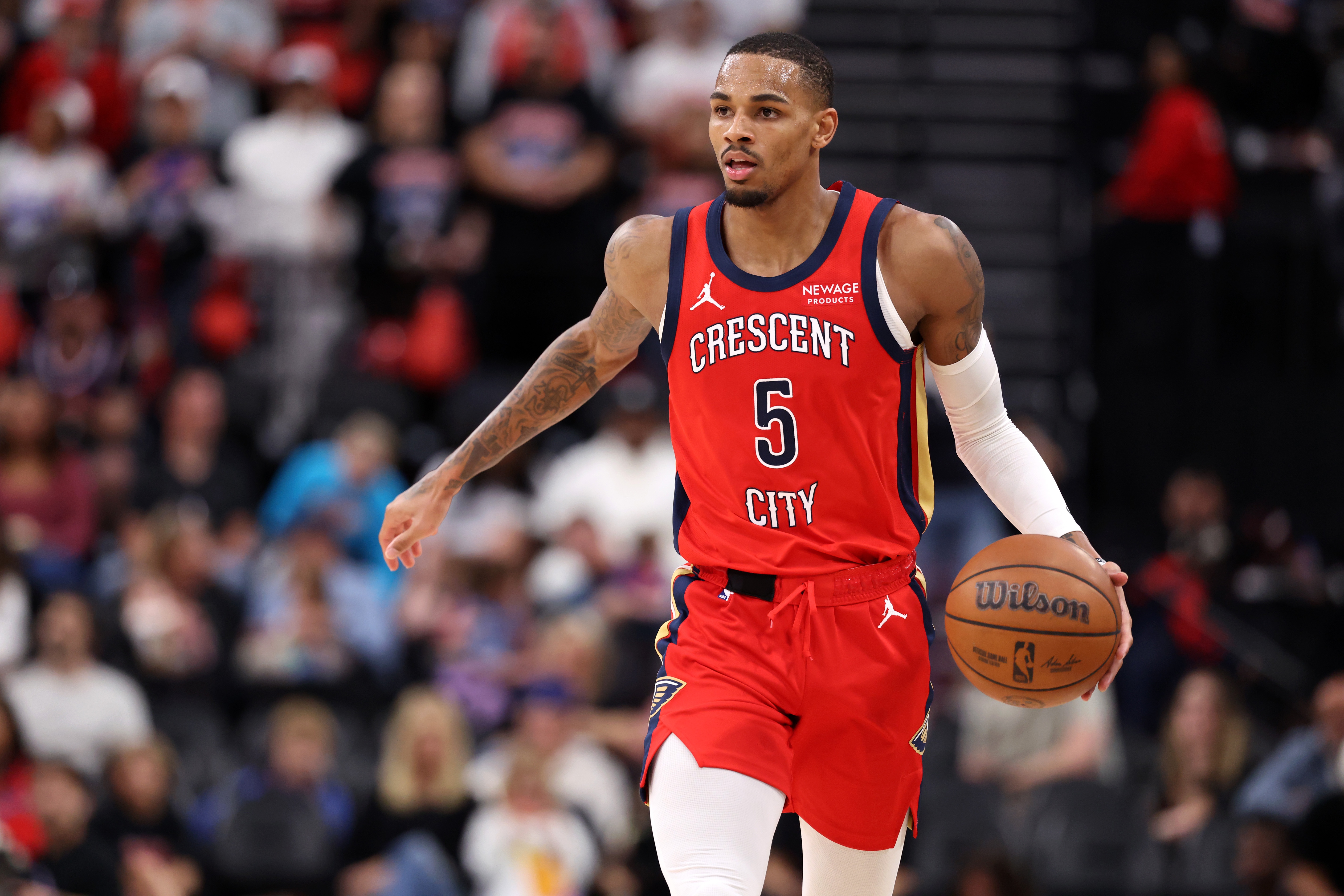 开云-爱游戏-浴火重生?德章泰·穆雷近两战场均31分6板5助 投篮命中率68%