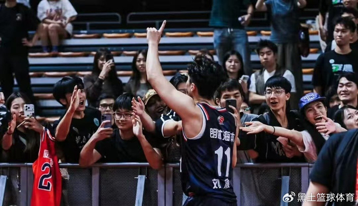 开云-爱游戏-13分大胜，深圳锁定第3！广州输了也赢了，力压北控压哨进季后赛|贺希宁|深圳队|联赛|深圳足球俱乐部|球队_新浪体育_新浪新闻